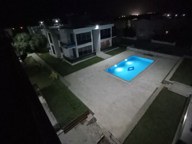 2 havuzlu sitede, Girne Çatalköy'de, 100 m² Müstakil Bahçeli, 2+1 90 m², Eşyalı Bahçe Katı