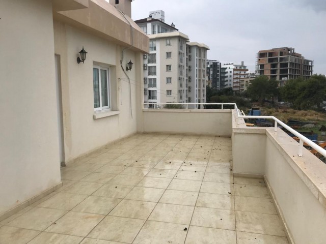 GİRNE ZEYTİNLİKTE SATILIK 3+1 PENTHOUSE 220m2