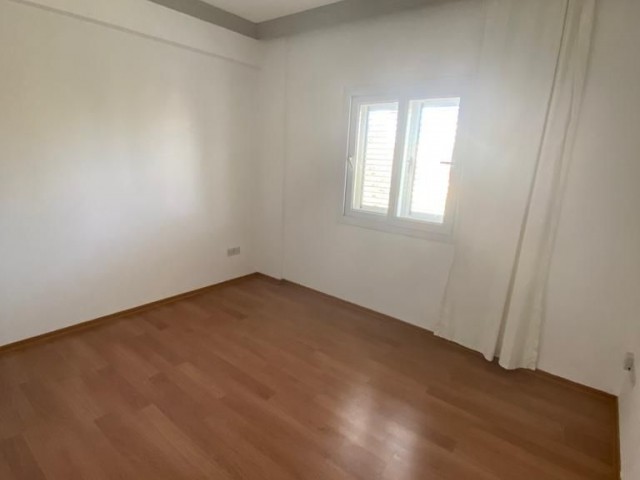 WELL-MAINTAINED 3+1 APARTMENT FOR SALE IN THE CENTRAL LOCATION OF NICOSIA KYZYLBASH..0533 859 21 66 ** 