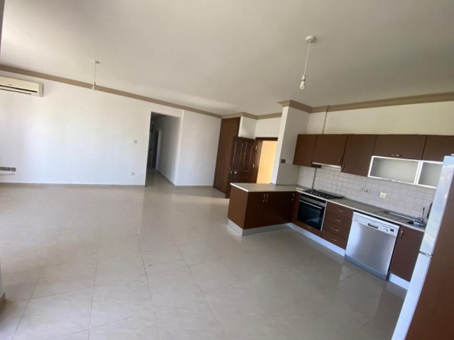 WELL-MAINTAINED 3+1 APARTMENT FOR SALE IN THE CENTRAL LOCATION OF NICOSIA KYZYLBASH..0533 859 21 66 ** 