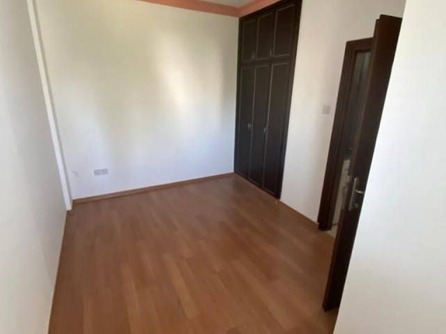 WELL-MAINTAINED 3+1 APARTMENT FOR SALE IN THE CENTRAL LOCATION OF NICOSIA KYZYLBASH..0533 859 21 66 ** 