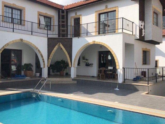 Full detached villa in Boğazköy for sale in Turkish 05428895773