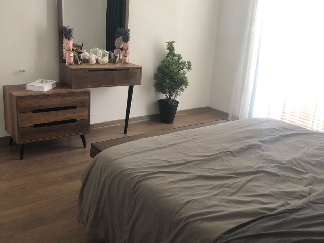 LEFKOŞA/METEHAN DA SOSYAL DONATILI SİTE İÇERİSİNDE ASANSÖRLÜ LÜX FULL EŞYALI KİRALIK 3+1 DAİRE.. 90533 859 21 66