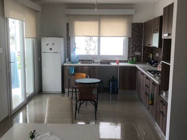 LEFKOŞA NIN EN DEĞERLİ CADDESİ DEREBOYU NDA TÜRK TAPULU FULL EŞYALI SATILIK 3+1 DAİRE.. 90533 859 21 66