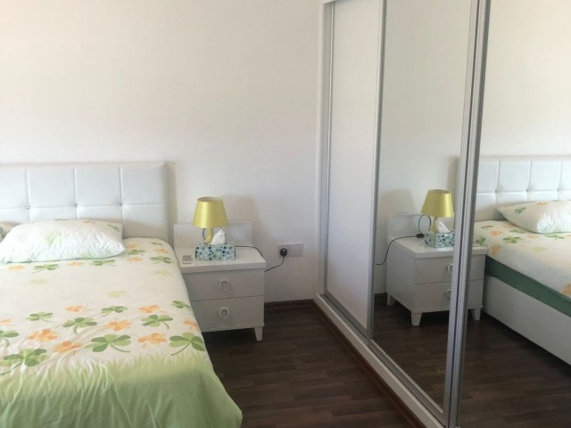 LEFKOŞA NIN EN DEĞERLİ CADDESİ DEREBOYU NDA TÜRK TAPULU FULL EŞYALI SATILIK 3+1 DAİRE.. 90533 859 21 66