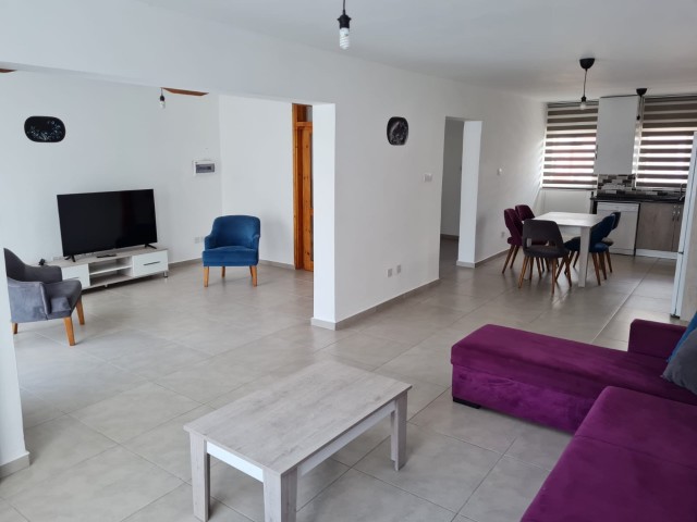 LEFKOŞA/DEREBOYU NDA FULL EŞYALI KİRALIK 3+1 DAİRE..