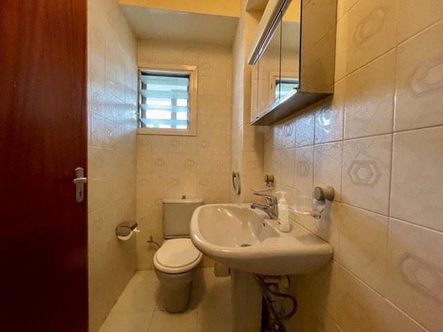 3+ 1 APARTMENT WITH ELEVATOR FOR SALE IN THE MIDDLE OF DEREBOYU IN NICOSIA/KÖŞLÜÇIFTLIK..0533 859 21 66 ** 