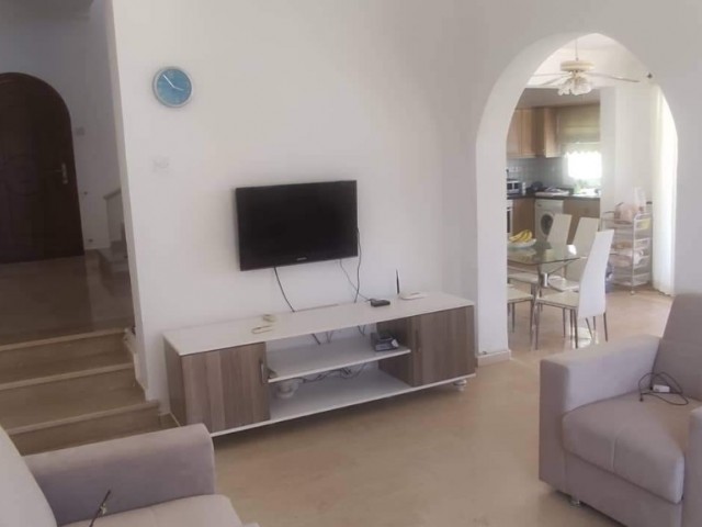 Genießen Sie Ihren Urlaub am Meer in Esentepe, der Perle von Kyrenia, mit privatem Pool zur täglichen Miete 4+1 voll möblierte Triple Llogara VILLA (Min. 3 Tage) ** 