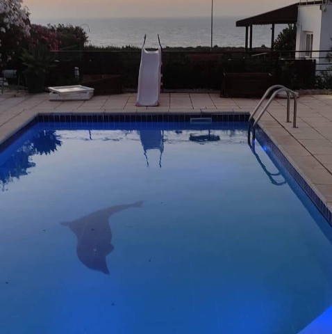 Genießen Sie Ihren Urlaub am Meer in Esentepe, der Perle von Kyrenia, mit privatem Pool zur täglichen Miete 4+1 voll möblierte Triple Llogara VILLA (Min. 3 Tage) ** 