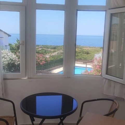 Genießen Sie Ihren Urlaub am Meer in Esentepe, der Perle von Kyrenia, mit privatem Pool zur täglichen Miete 4+1 voll möblierte Triple Llogara VILLA (Min. 3 Tage) ** 