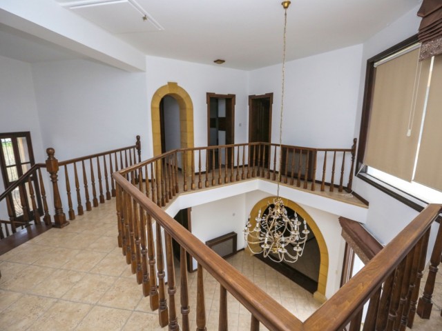 Die wertvollste Region der TRNC Nikosia in YENIKENT TE 1200 M2 voll freistehende Luxusvilla in zwei Grundstücken gebaut.. 90533 859 21 66 ** 