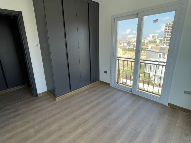 NULL 2+1 WOHNUNG MIT MEERBLICK ZUM VERKAUF AM NEUEN PIER.. ** 