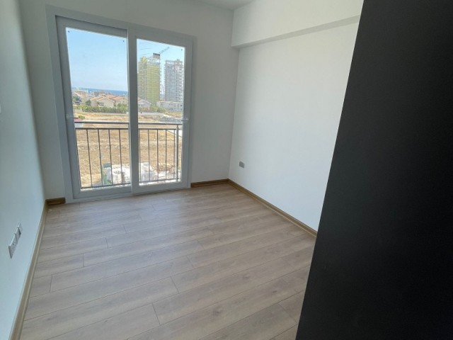 NULL 2+1 WOHNUNG MIT MEERBLICK ZUM VERKAUF AM NEUEN PIER.. ** 