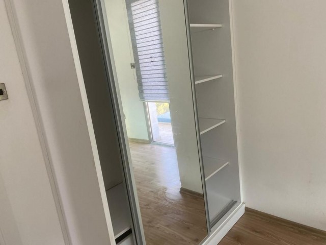 2+1 Penthouse-Wohnung zur Miete im Zentrum von Kyrenia ** 