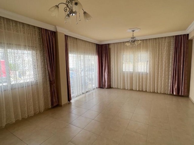 Lefkoşa/KÜÇÜKKAYMAKLI DA SATILIK 3+1 DAİRE..0533 859 21 66