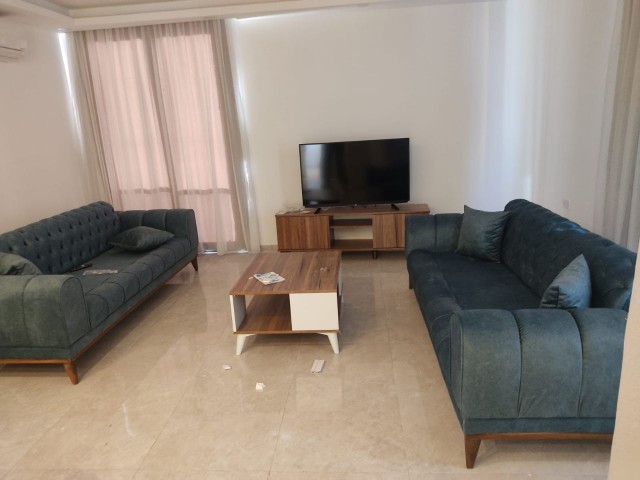 Flat To Rent in Alsancak, Kyrenia