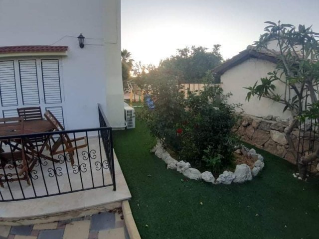 ✨✨NAHE DER STADT IN GIRNE, OZANKÖY, LUXURIÖSE VILLA MIT 4 SCHLAFZIMMERN, PRIVATEM POOL, KOMPLETT MÖBLIERTER, KLIMATISIERTER NATÜRLICHER GRÜNBLICK ✨✨