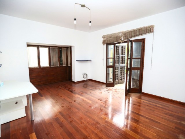 GANZ BESONDERE 3+2 VILLA ZU VERKAUFEN IN LEFKOŞA / NEWKENT, ZENTRAL GELEGEN AUF 2 GRUNDSTÜCKEN. . 0533 859 21 66