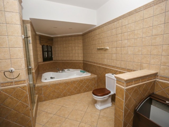 GANZ BESONDERE 3+2 VILLA ZU VERKAUFEN IN LEFKOŞA / NEWKENT, ZENTRAL GELEGEN AUF 2 GRUNDSTÜCKEN. . 0533 859 21 66