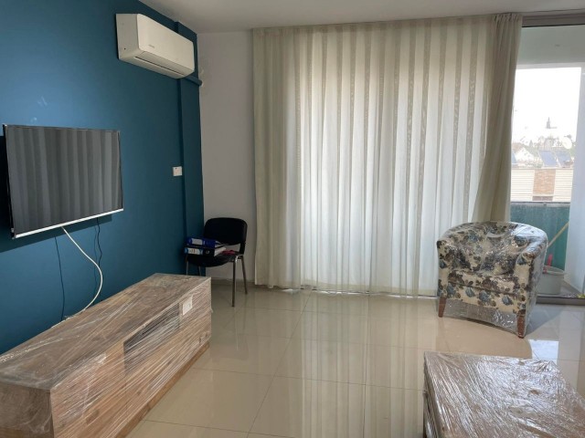 95 M2 2 + 1 OPPORTUNITY APARTMENT ON THE 2ND FLOOR OF A FULLY FURNISHED AND WELL-MAINTAINED ELEVATOR BUILDING CLOSE TO EVERYWHERE IN THE MOST POPULAR NEIGHBORHOOD IN THE CENTER OF GUINEA. . BLACK DISHWASHER IN THE KITCHEN, BUILT-IN SET, LARGE WARDROBE IN THE BEDROOM, AIR CONDITIONING IN EVERY ROOM