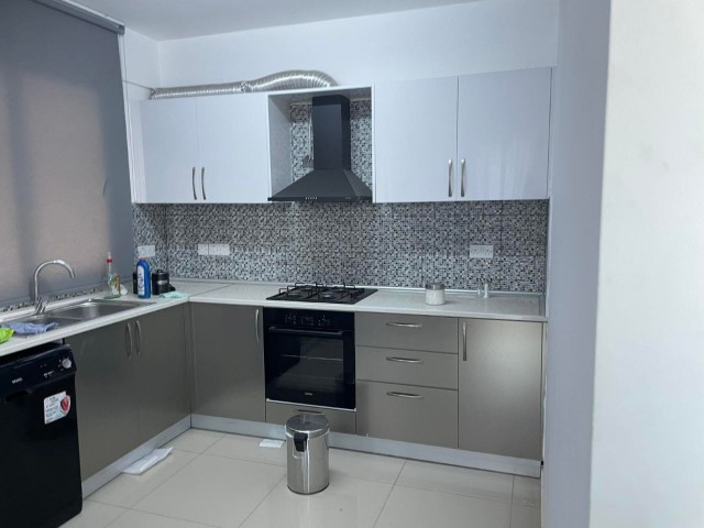 95 M2 2 + 1 OPPORTUNITY APARTMENT ON THE 2ND FLOOR OF A FULLY FURNISHED AND WELL-MAINTAINED ELEVATOR BUILDING CLOSE TO EVERYWHERE IN THE MOST POPULAR NEIGHBORHOOD IN THE CENTER OF GUINEA. . BLACK DISHWASHER IN THE KITCHEN, BUILT-IN SET, LARGE WARDROBE IN THE BEDROOM, AIR CONDITIONING IN EVERY ROOM