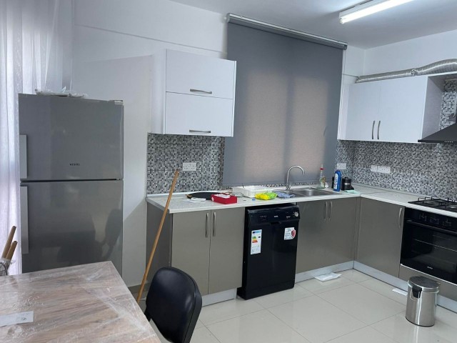 95 M2 2 + 1 OPPORTUNITY APARTMENT ON THE 2ND FLOOR OF A FULLY FURNISHED AND WELL-MAINTAINED ELEVATOR BUILDING CLOSE TO EVERYWHERE IN THE MOST POPULAR NEIGHBORHOOD IN THE CENTER OF GUINEA. . BLACK DISHWASHER IN THE KITCHEN, BUILT-IN SET, LARGE WARDROBE IN THE BEDROOM, AIR CONDITIONING IN EVERY ROOM