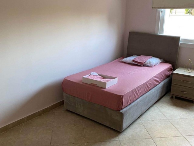 تخت برای اجاره in Edremit, گیرنه