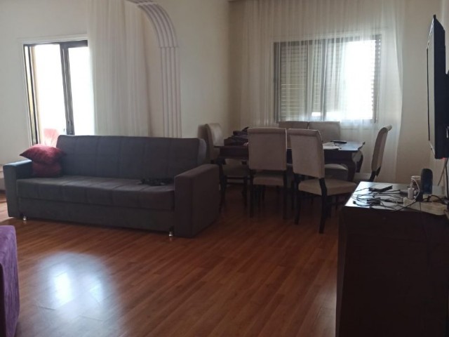 3+1 flat for sale in Nicosia Küçük Kaymaklı