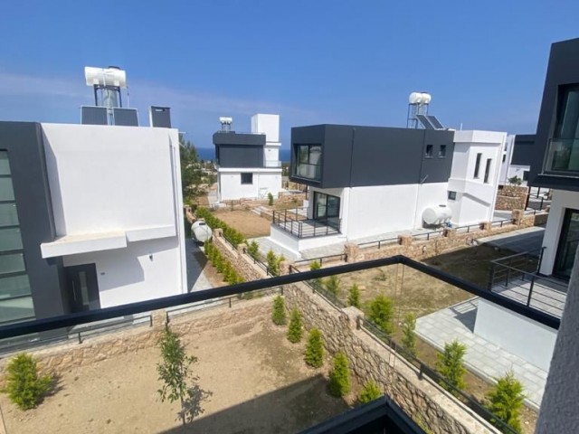 4+1 - 3+1 AND TRIPLEX OPPORTUNITY VILLA FOR SALE IN BEYLERBEYI, ONE OF THE NEZİH RESIDENTIAL AREAS OF KYRENIA !!! 0542 889 57 73