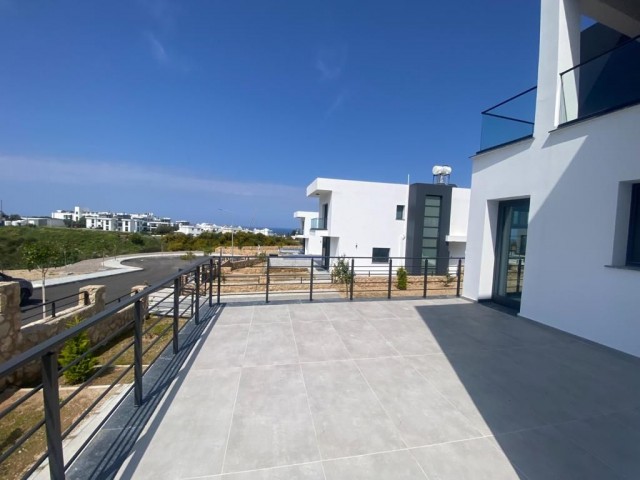 4+1 - 3+1 AND TRIPLEX OPPORTUNITY VILLA FOR SALE IN BEYLERBEYI, ONE OF THE NEZİH RESIDENTIAL AREAS OF KYRENIA !!! 0542 889 57 73