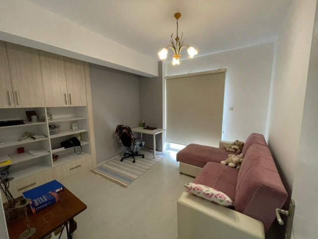 KUZEY KIBRIS, MAĞUSA, GÜLSEREN BÖLGESİNDE, SATILIK 3+1 GENİŞ  APT DAİRESİ