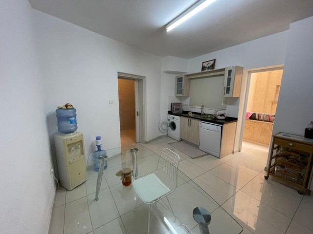 3 + 1 GERÄUMIGE APT WOHNUNG ZUM VERKAUF IN FAMAGUSTA, NORDZYPERN ** 