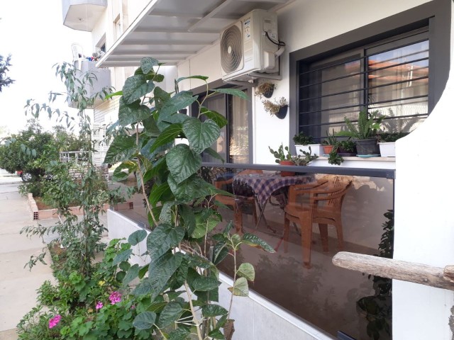 Nordzypern, Famagusta, Karakol Bezirk, 3 + 1 möblierte Wohnung zu verkaufen ** 