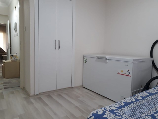 Nordzypern, Famagusta, Karakol Bezirk, 3 + 1 möblierte Wohnung zu verkaufen ** 