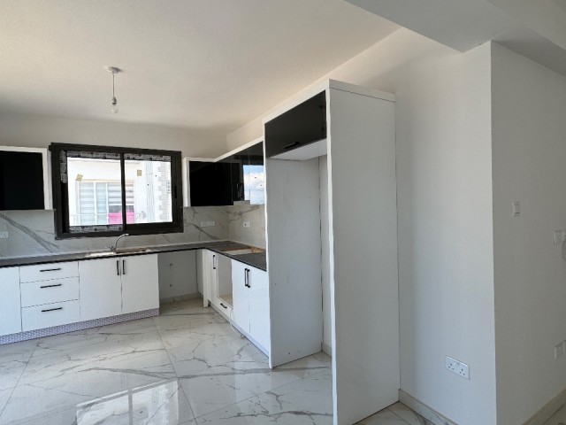 SPACIOUS AND SPACIOUS 3+1 FLAT FOR SALE IN FAMAGUSA ÇANAKKALE