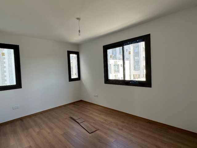 SPACIOUS AND SPACIOUS 3+1 FLAT FOR SALE IN FAMAGUSA ÇANAKKALE