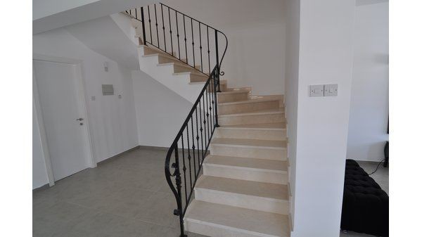 KUZEY KIBRIS İSKELE MERKEZ SATILIK 3+1 TRİPLEX EŞYALI 