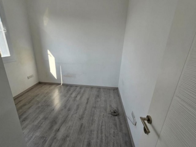 KUZEY KIBRIS  MAGUSA ÇANAKKALE BÖLGESİ SATILIK 2+1 EŞYALI DAİRE