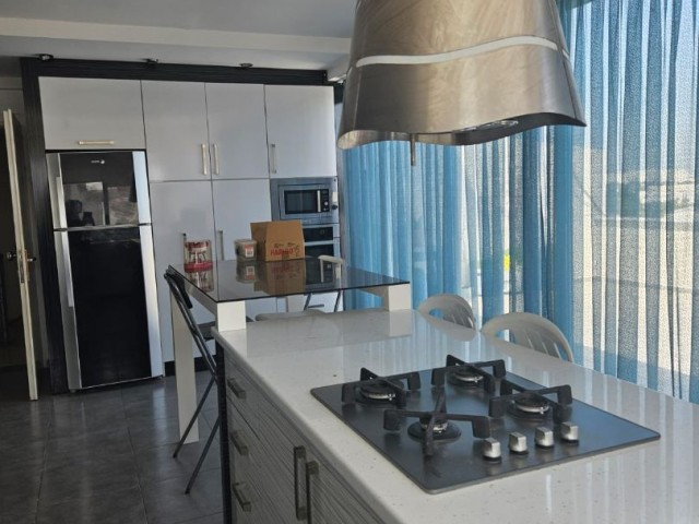 GAZİMAĞUSA OKUL İÇİ SATILIK  2+1 PENTHOUSE