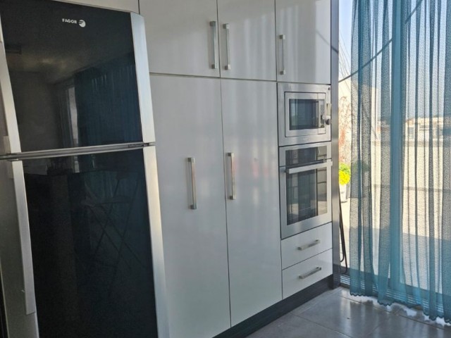 GAZİMAĞUSA OKUL İÇİ SATILIK  2+1 PENTHOUSE