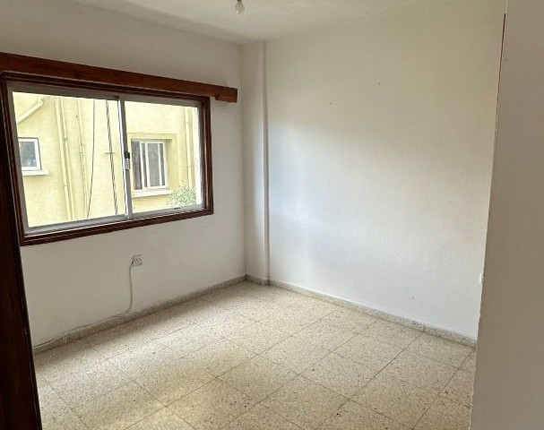 KUZEY KIBRIS GAZİMAĞUSA SAKARYA BÖLGESİ SATILIK 2+1 DAİRE 