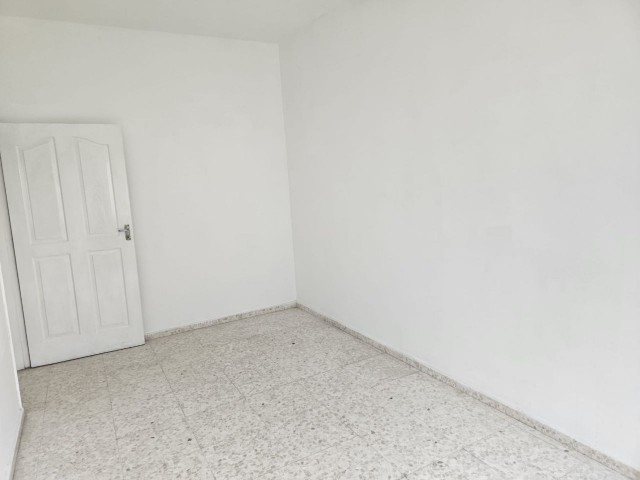 2+1 Flat For Sale in Famagusta Center Gülseren Region