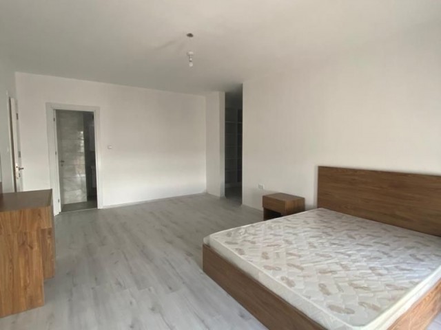 2+1 LUXUSMÖBLIERTE WOHNUNGEN ZU VERMIETEN IN NICOSIA MİNARELİKÖY, PROJEKT LEMON COUNTRY 34, MIT KOMPLETTEM BADEZIMMER UND KLEIDERZIMMER