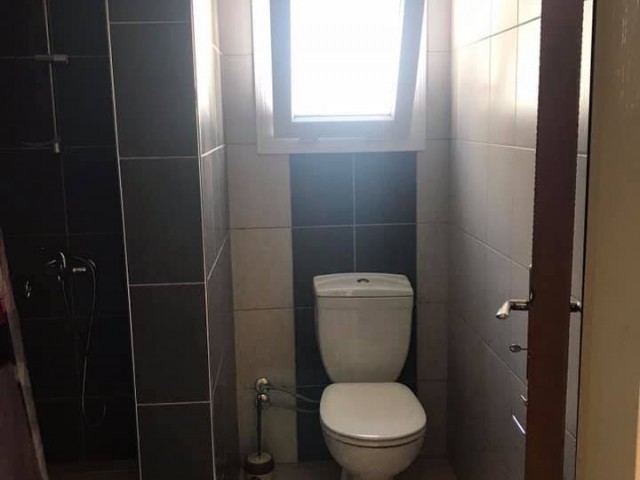 2 odalı / Eşyalı apartman dairesi Girne Merkez