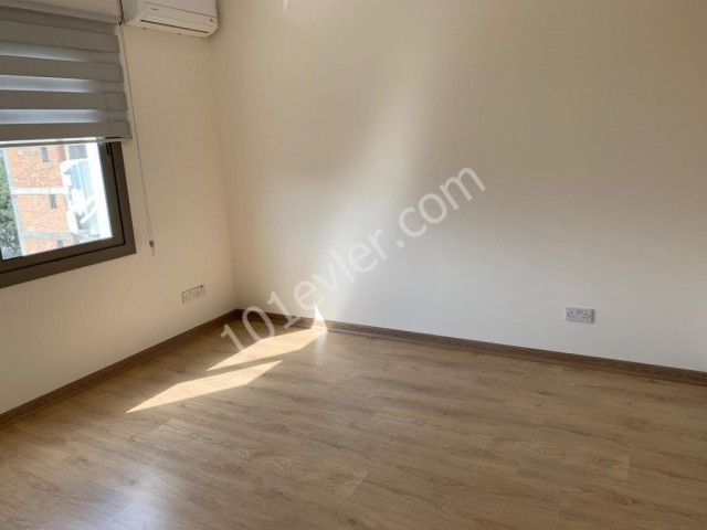 GİRNE MERKEZDE 2+1 FUL EŞYALI DAİRE