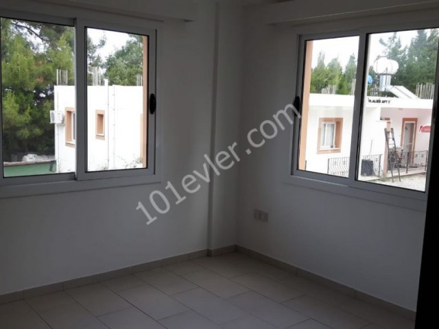 Flat To Rent in Zeytinlik, Kyrenia