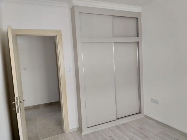 GİRNE MERKEZDE 3+1 EŞYASIZ SATILIK DAİRE 