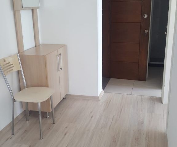 GİRNE  MERKEZDE  EŞYALI DENİZ MANZARALI 2+1 DAİRE