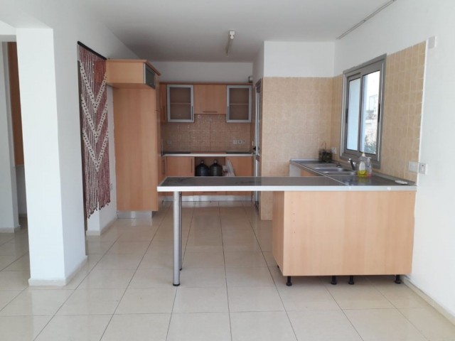 Flat To Rent in Girne Merkez, Kyrenia