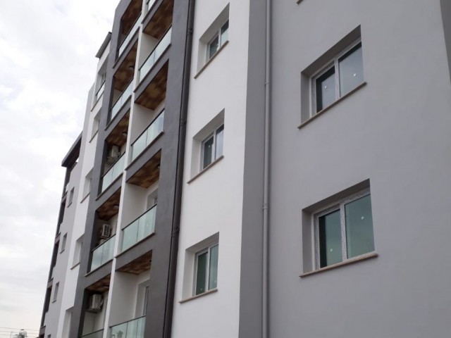 GİRNE MERKEZ'DE SIFIR EŞYALI 1+1 KİRALIK DAİRE